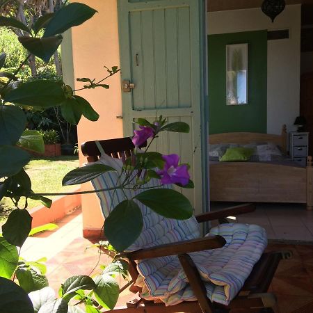 Chez Mamie Bed & Breakfast Les Avirons Exterior foto